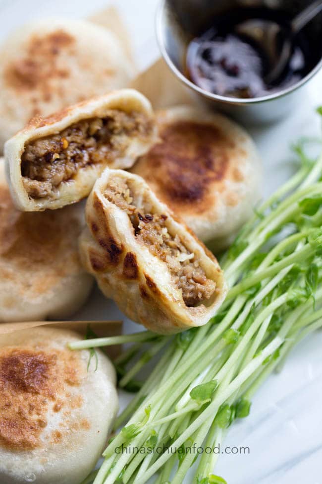 Dumplings filled with beef curry