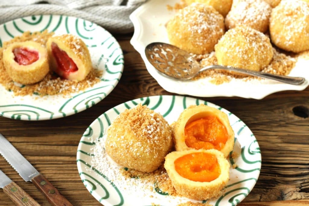 Dumplings with a crispy exterior and apricots in the middle