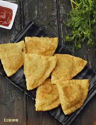 Lukhmi, a flakier regional variant of samosa