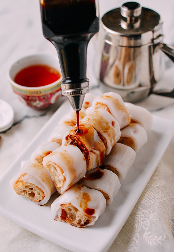 Fried dough inside rice noodles, topped with a sweet soy sauce