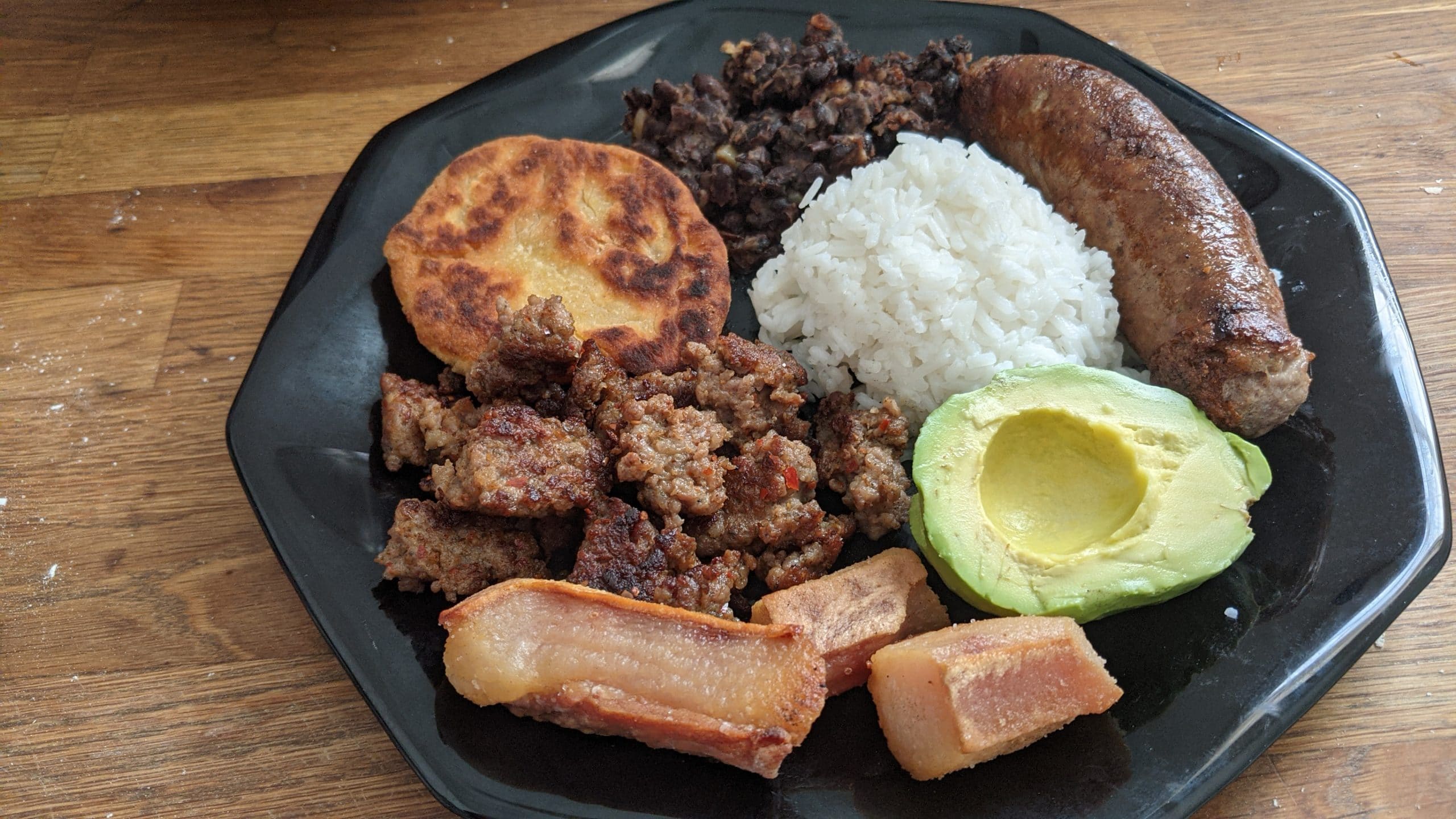 A plate of bandeja paisa