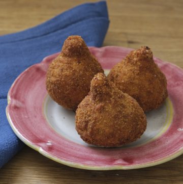 A small plate of coxinhas