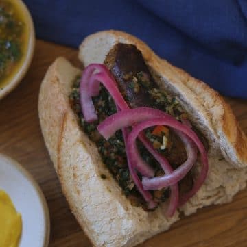close up of choripan